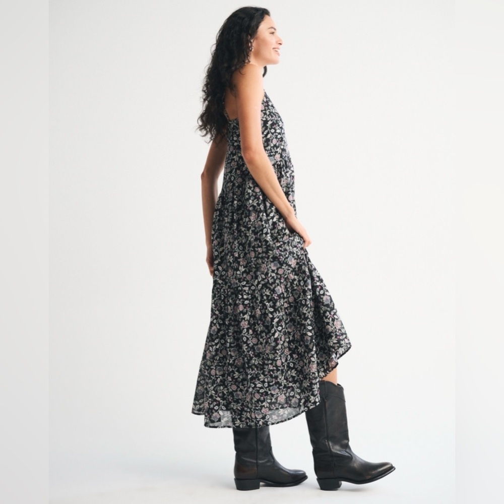 Abercrombie & Fitch V- Neck Flowy Maxi Dress - NWT - Picture 4 of 14